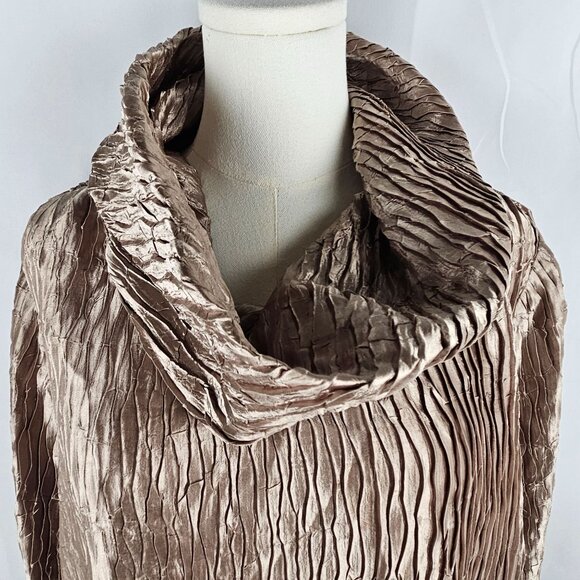 Chico's Travelers Top Sz Large Crinkle Textured Cowl Neck Lightweight Gold - Picture 2 of 10